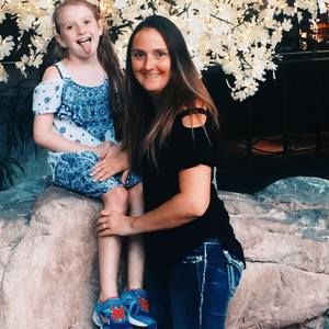 Meet your Posher, Dena